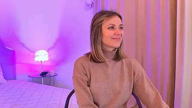 EmeraldGlow live sex cam