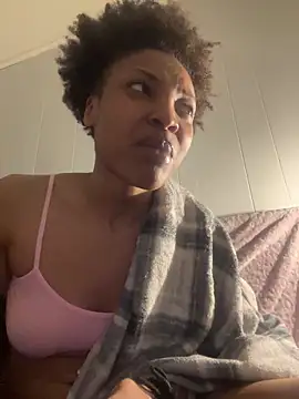 Queenkimi777's cam snapshot