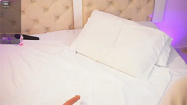 caroline_adams_ live sex cam