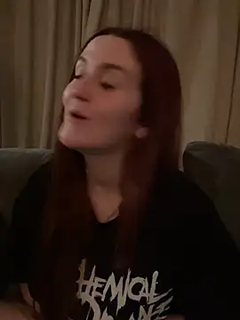 PoppySlut6999 live sex cam