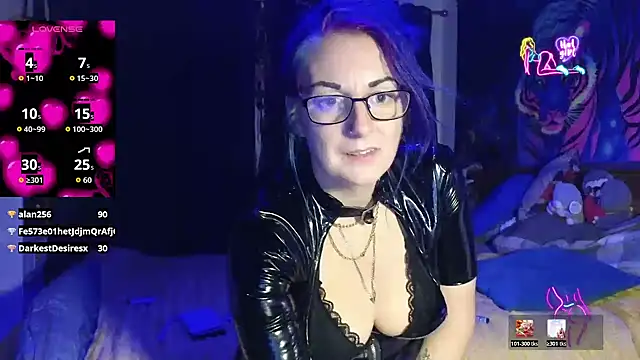 tattoomilf86 live sex cam
