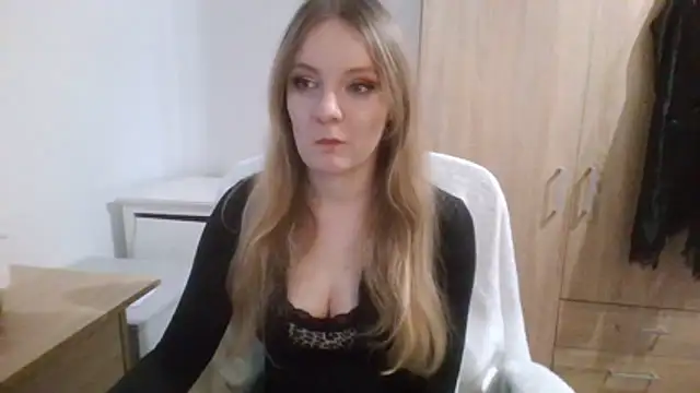 AlmaHoney's cam snapshot