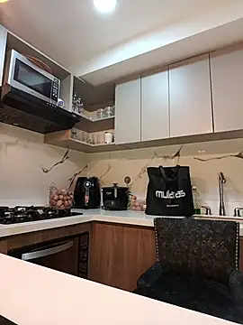 Sarahlove_90 live sex cam