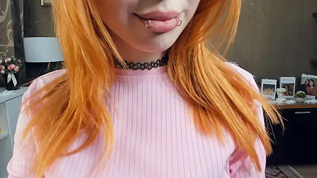 NelleCaram live sex cam