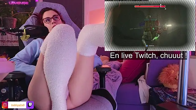 Indriya2x0 live sex cam
