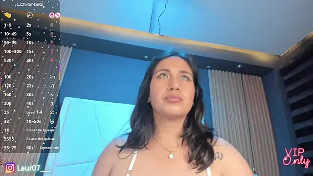 Lauroberts7's cam snapshot