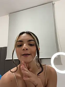 Cat2525 live sex cam