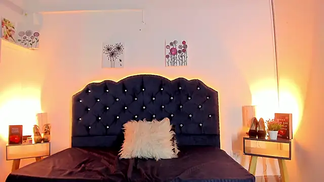 SaraRoades's cam snapshot