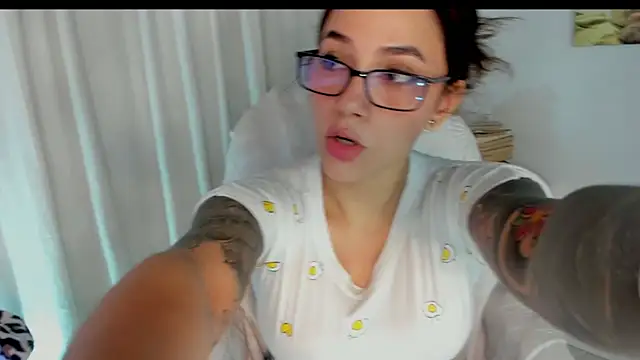 Victoria-swan's cam snapshot