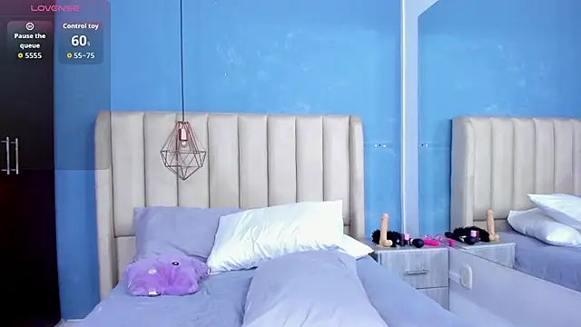 Charlothe_01's cam snapshot