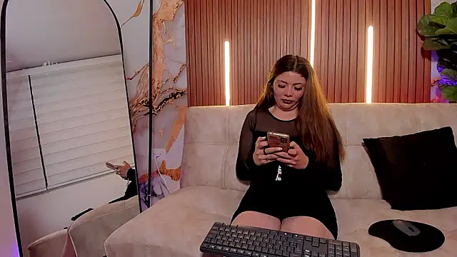 Scarlett_Raven_'s cam snapshot