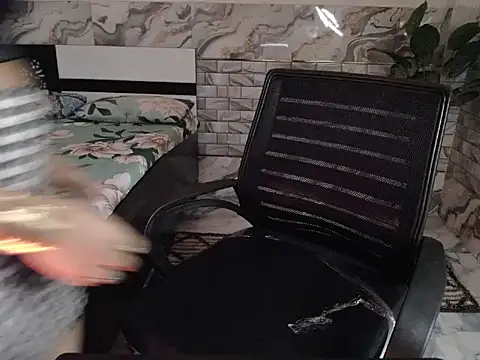 Naughtyy_stripgirl's cam snapshot