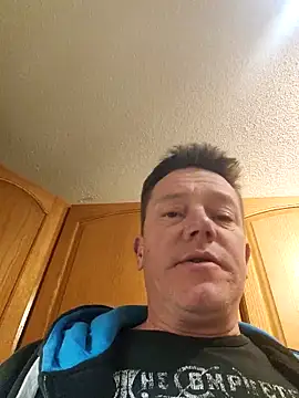 Bigtater1999 live sex cam