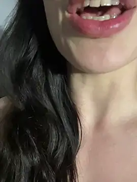 JolieBee's cam snapshot