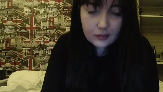 Lynylou live sex cam