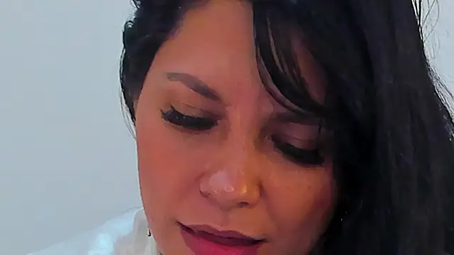 isabellarous-'s cam snapshot