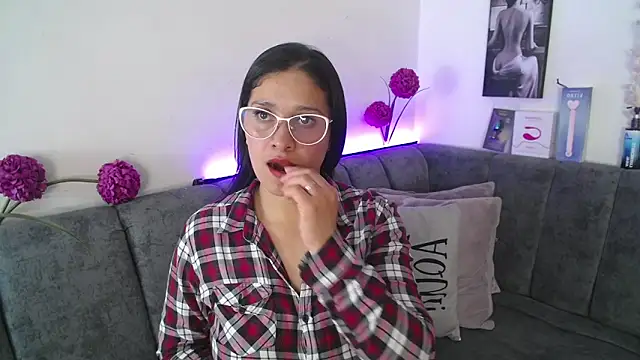 Alana_steel_1's cam snapshot