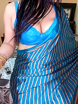 PRIYA_22's cam snapshot