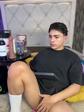 Samu_Hott live sex cam