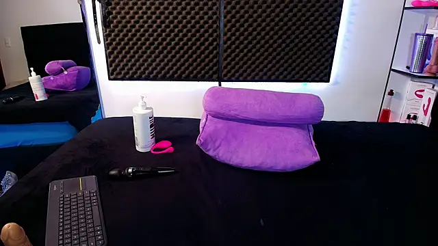 karlamoon23's cam snapshot