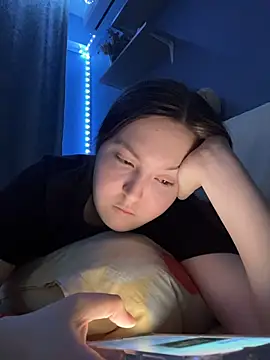 Charming_hamster_'s cam snapshot