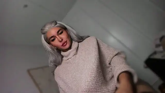 TheQueenNextDoor live sex cam