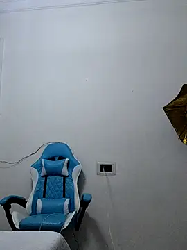 Julieta_Parker's cam snapshot