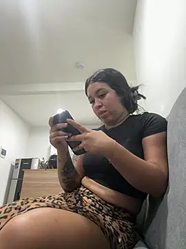 Pretty_Isadora live sex cam