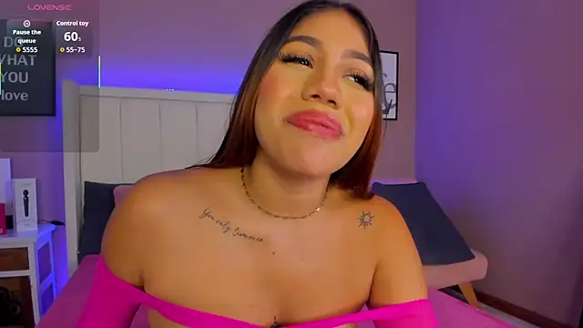 sarahyessica's cam snapshot