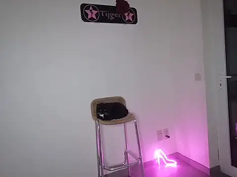 boolicuous69's cam snapshot