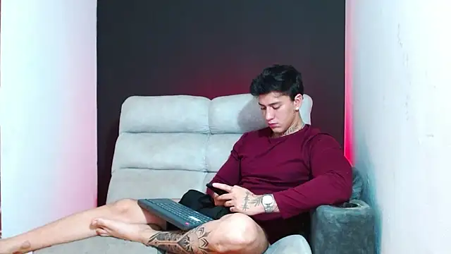 JUSTIN_FULLER1 live sex cam