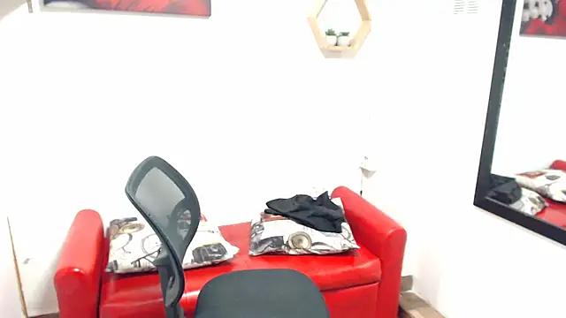 DIVAX_MONSERRAT's cam snapshot