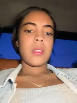 NAUGHTY_LITTLE_18 live sex cam