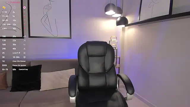 LizzHamilton__'s cam snapshot