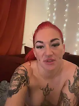 MrsRedFoxy's cam snapshot