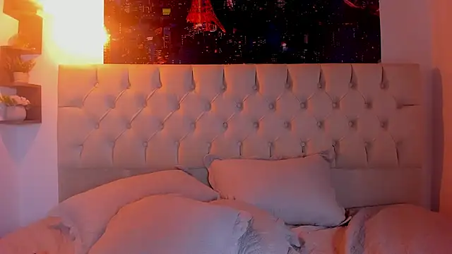 iris_blair1's cam snapshot