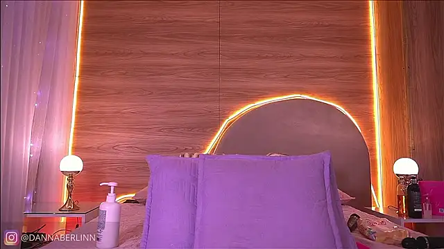 danna_berlin_'s cam snapshot