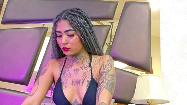 EmilieLake's cam snapshot