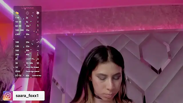 Sara_Foxx1's cam snapshot