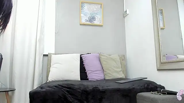 _EmilyJireh_'s cam snapshot