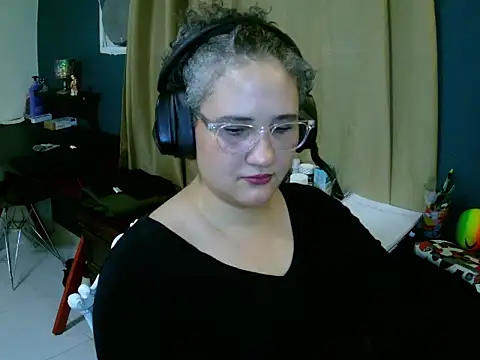 lolalicious_7583's cam snapshot