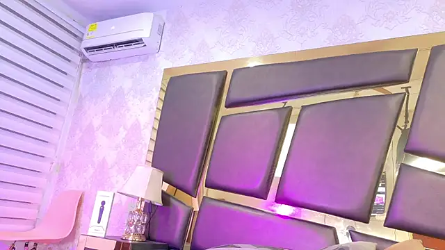 EmilieLake's cam snapshot