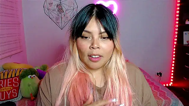 EllieMoonX's cam snapshot