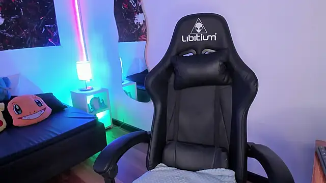 zara_rouxx's cam snapshot