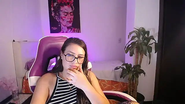 esmeraldaa230 live sex cam