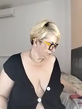 Pumabionda live sex cam