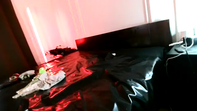 PlayfulThomas live sex cam