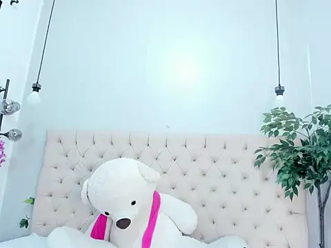 Victoria_Coleman's cam snapshot