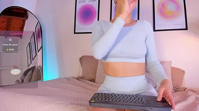 AriaMuse's cam snapshot