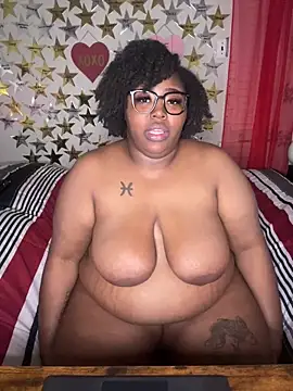 Chocolatebunnyxx96's cam snapshot